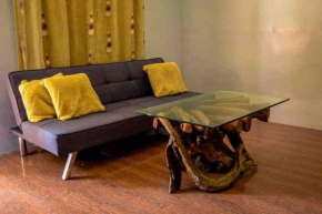 RQ Cozy Two Bedroom House @ La Cassandra, Wifi & Netflix